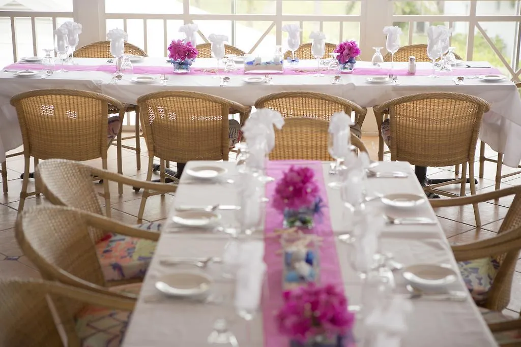 Cape Santa Maria Beach Resort & Villas Seymourʼs