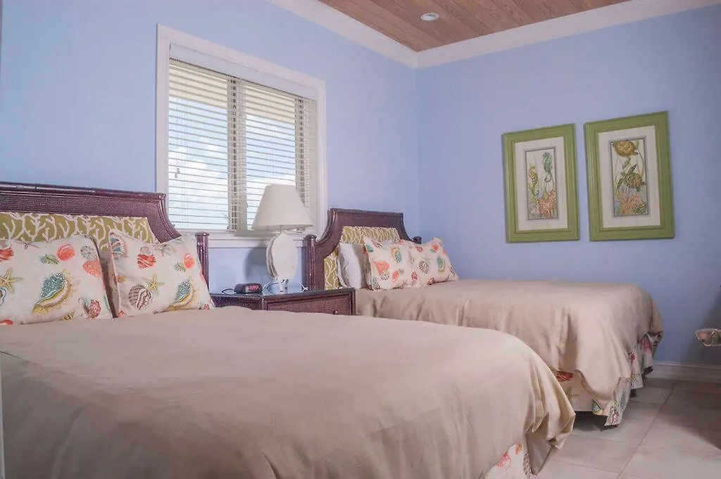 Cape Santa Maria Beach Resort & Villas Seymourʼs 3*,